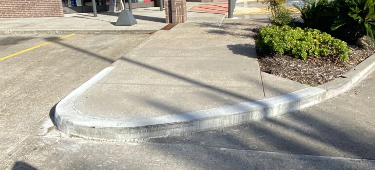 Concrete Curb and Gutter — Five Reasons Why It Must Be Maintained