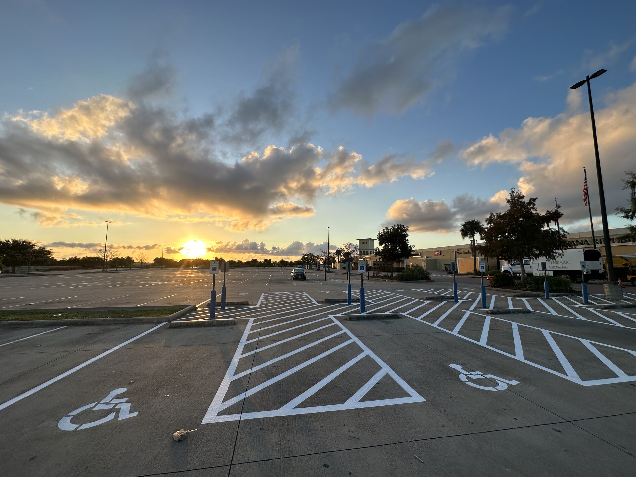 Five Reasons Why Parking Lot Maintenance Should Be in Your Houston Budget